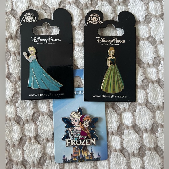 Disney Frozen Trading Pins Set of 3 - Picture 1 of 4